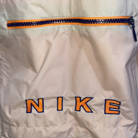 Vintage Nike Windbreaker - Picture 7 of 8